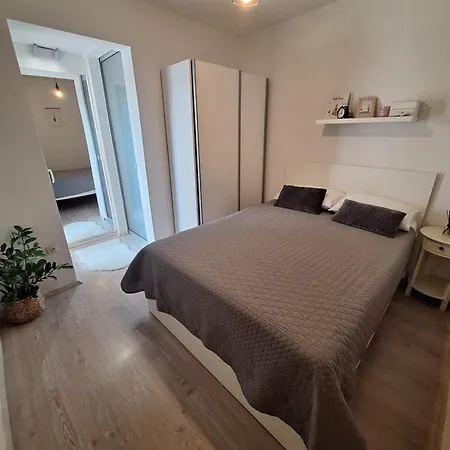 Mirjana * Μακάρσκα